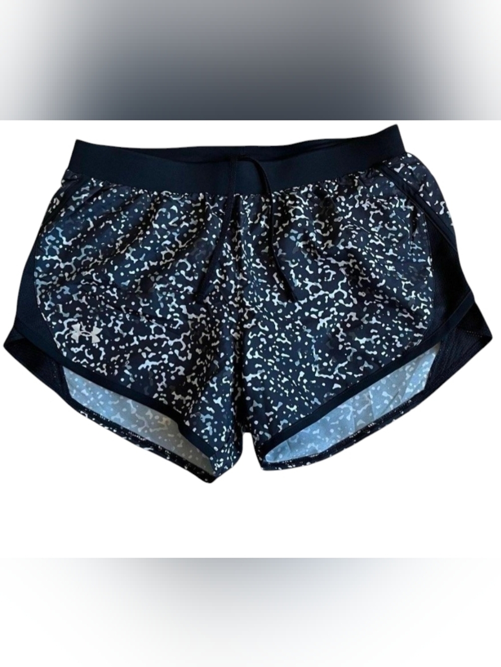 Under Armour Black and White Patterned Women's Athletic Shorts Medium Sportswear